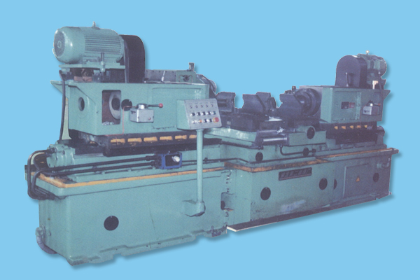 農用(yong)車左右(you)半軸套(tào)管加工(gong)組合機(jī)床